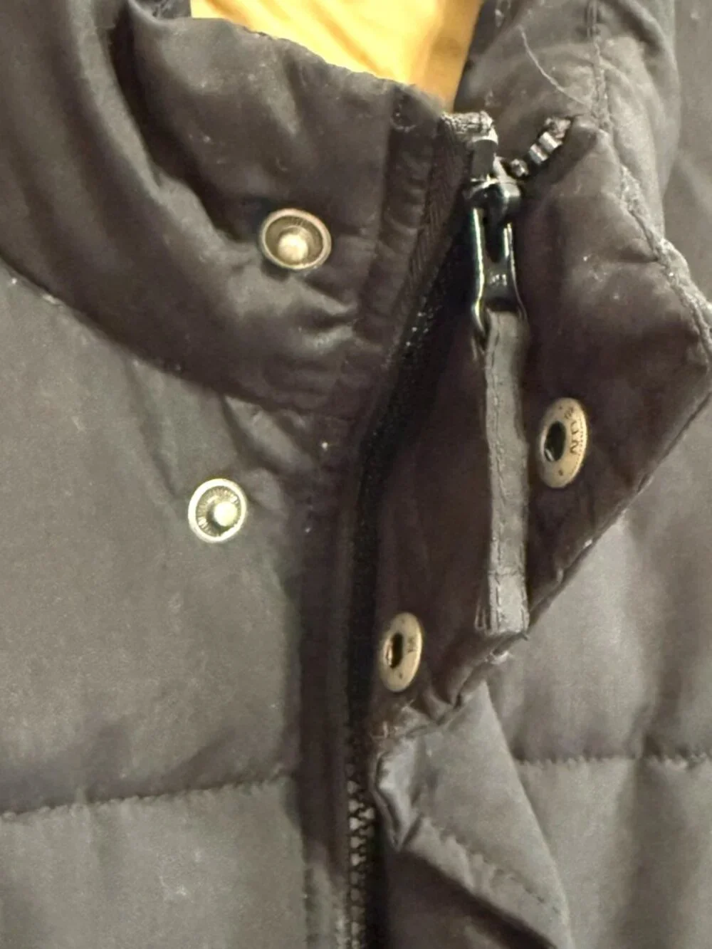 Old Navy Men's Frost Free Quilted Puffer Vest Sz M Black Outdoors Full Zip Snap